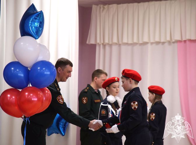 Торжественное посвящение учащихся в кадеты.