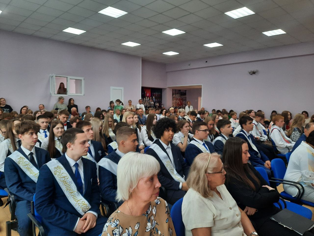 Торжественная церемония вручения аттестатов выпускникам 2025 года..