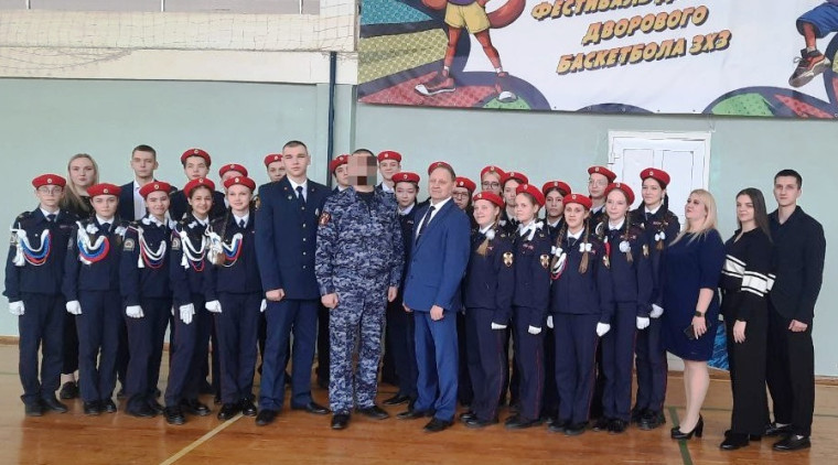 Школьный конкурс «Смотр строя и песни».
